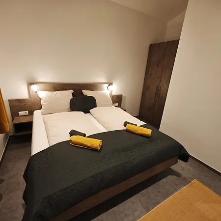 Apartment Haustiptop